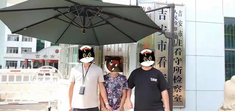 DƬ